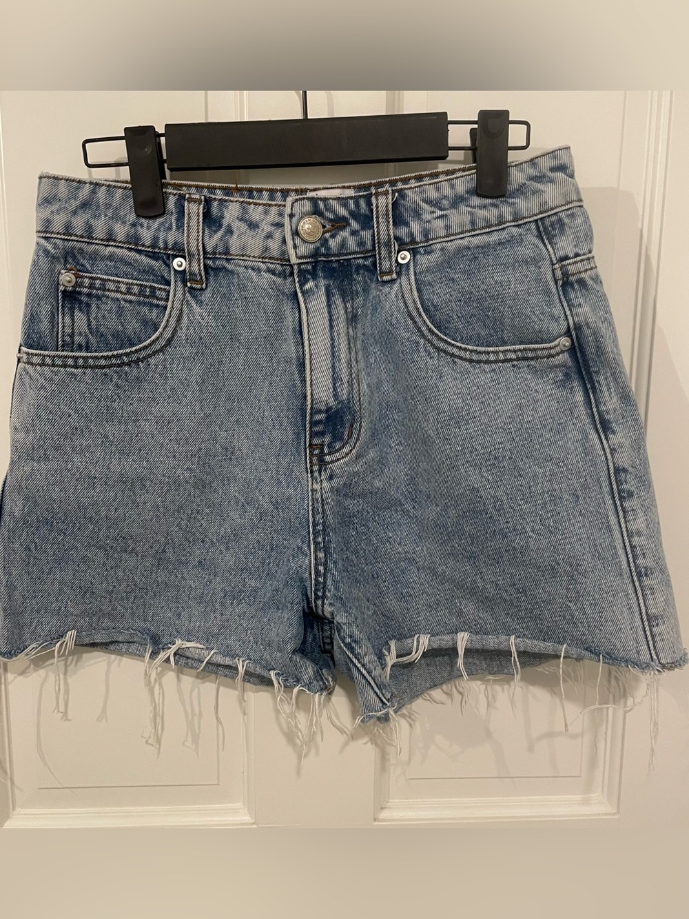 Princess Polly Raw Hem Light Blue Denim Shorts - size 4